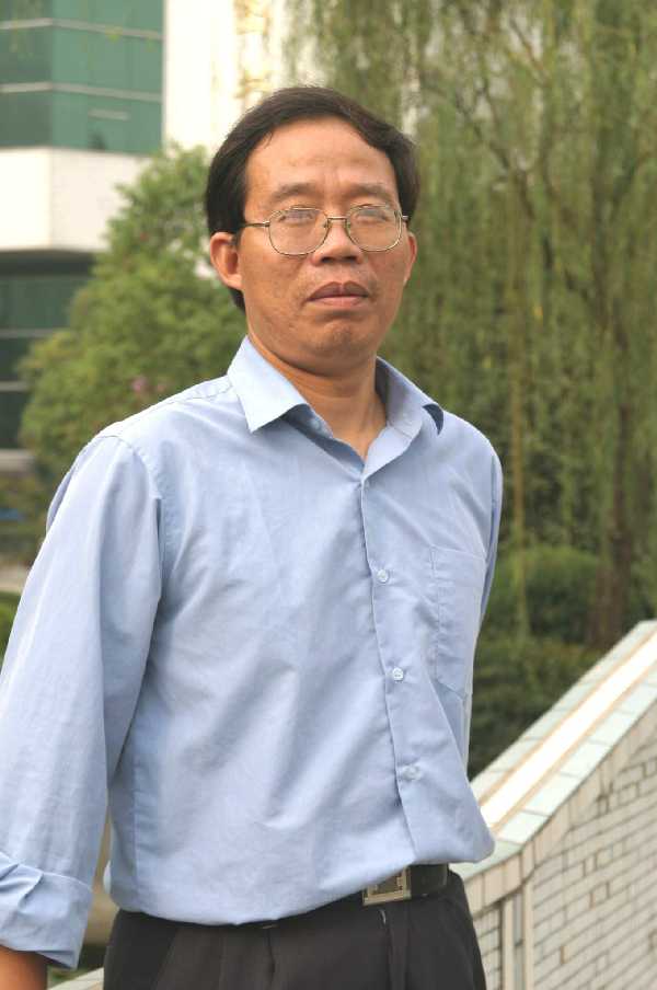金坛市第一中学殷小富教师学科语文